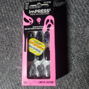 imPRESS Limited Edition Halloween Black and Silver Press-On Manicure